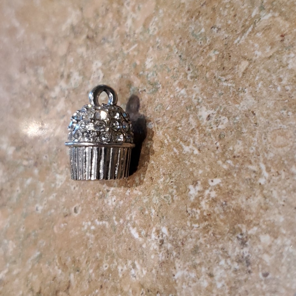 Cupcake Pendant